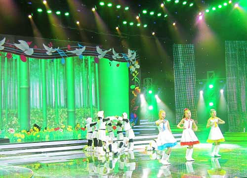 北京2013年央視少兒春晚舞台羞羞视频污在线观看 北京2013年央視少兒春晚舞台羞羞视频污在线观看